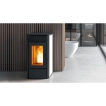Piec na pellet MCZ Alyssa Air M1 6,3 kW – wizualizacja we wnętrzu
