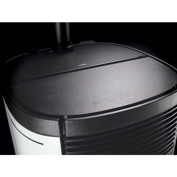 Detal pieca MCZ Club Air M3 10kW – górna płyta z bliska